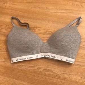 VS t-shirt lightly lined bra 34D